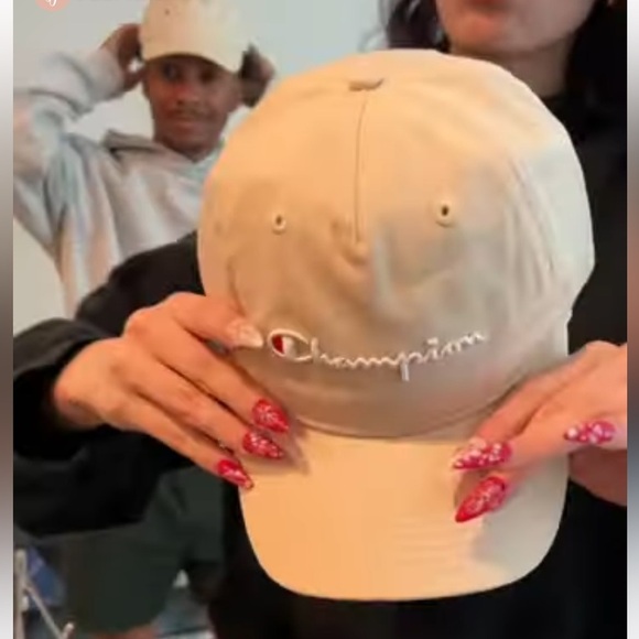 CHAMPION Running Cap In Cream Unisex - Picture 1 of 12